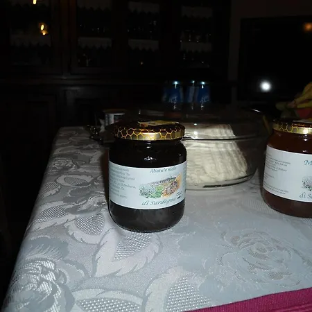 فندق مبيت وإفطار Mitzixeddas *
